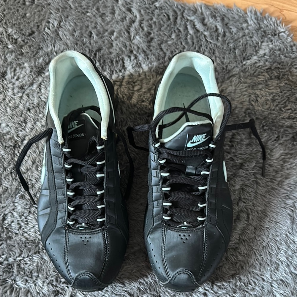 Nike Black Athletic Shoes with Sleek Design
